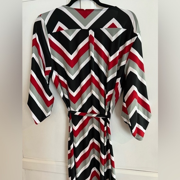 Women’s  dress - Picture 2 of 6